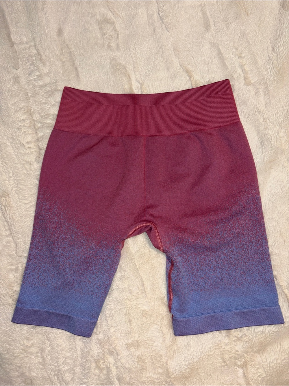 NEW Gymshark Women’s Ombre Berry pink to Blue Bike Shorts Sz L - Picture 3 of 8
